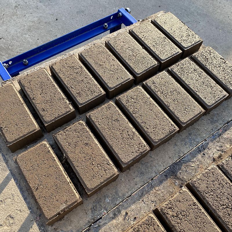 manual concrete block machine.jpg
