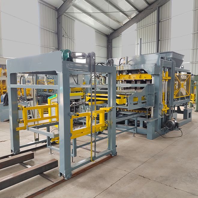 What is the difference between automatic and manual block machines?