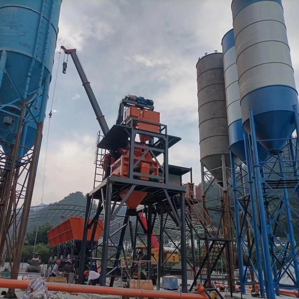 HZS50 50m3/h Twin Shaft Mixer Batching Plant with Block Vibrating Machine