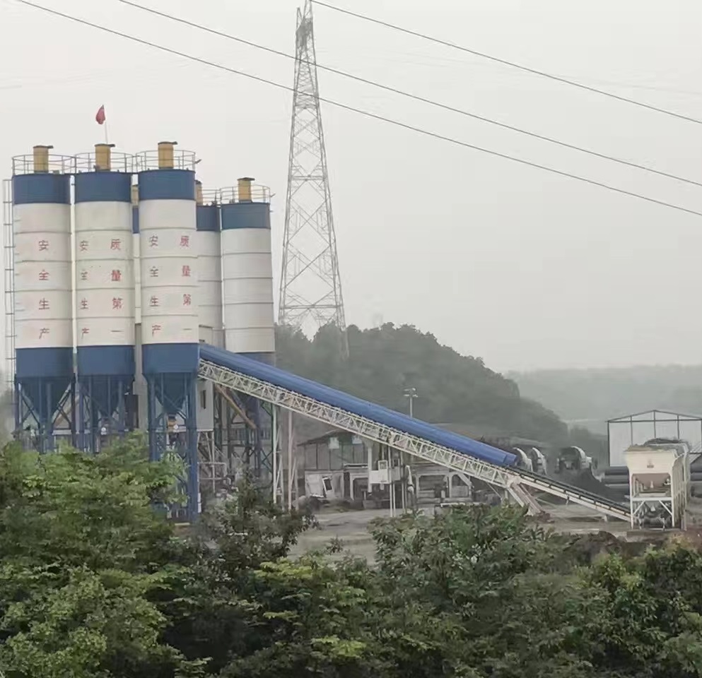 HZS60 Concrete Mixing Plant for Cement Block Production and Sale