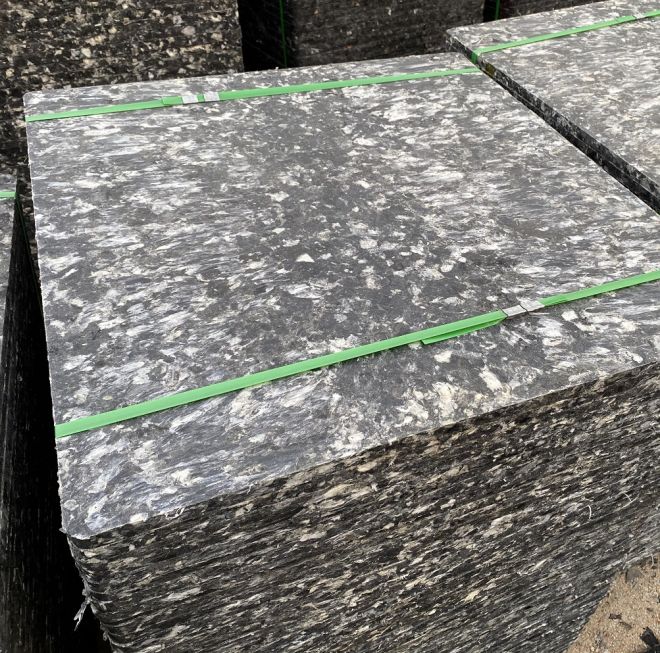 What is the functions of GMT pallets in concrete block machine production?